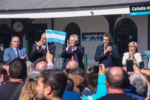 Fernández sobre la vuelta del servicio Rosario-Cañada de Gómez: El tren hace falta en la Argentina
