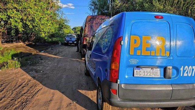 Durante uno de los operativos una mujer intentó agredir a un funcionario policial.