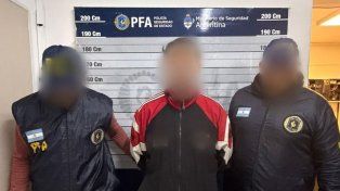 La Policía Federal secuestró 2.200 álbumes del Mundial Fifa de contrabando en Caba