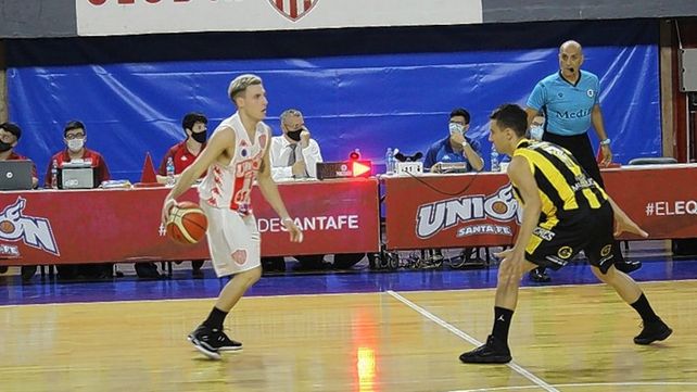 Unión goleó a Olímpico de Ceres y sigue invicto en la Liga Argentina.