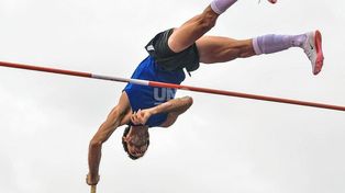 Germán Chiaraviglio fue el ganador en salto con garrocha, pero no quedó conforme con la marca realizada.