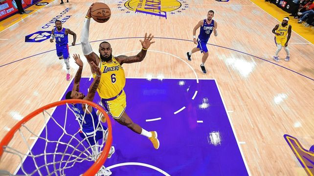 Los Ángeles Lakers de LeBron no pudieron con los Clippers&nbsp;
