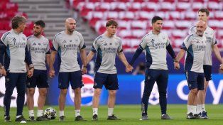 El Gringo Heinze buscará ganar con el Arsenal la codiciada Champions League.