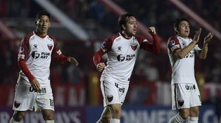 Christian Bernardi busca una salida de Colón