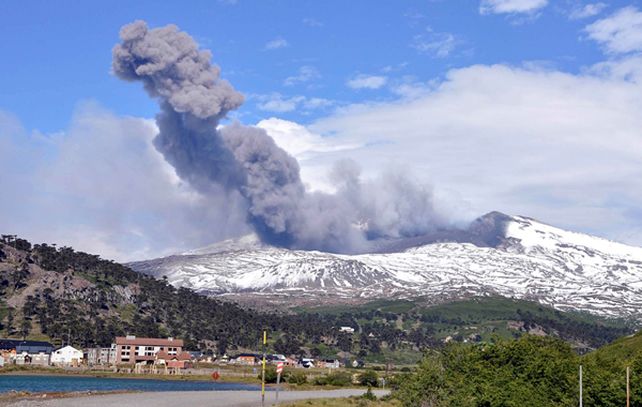 Chile dispuso la restricción de una zona de 3 kilómetros alrededor del cráter activo. (foto: archivo)