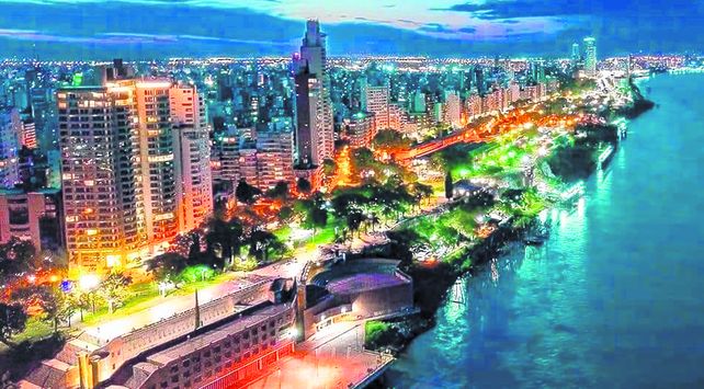 Rosario se abrió al río y ofrece postales muy bellas de una ciudad donde se respira cultura y pasión futbolera.