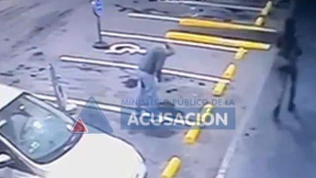Nuevas pericias a horas de la imputación a un policía federal atacado