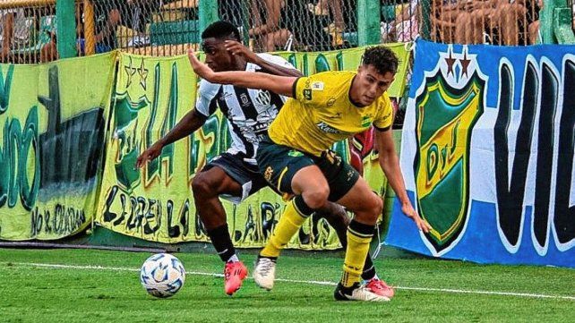 Defensa ganó de local.