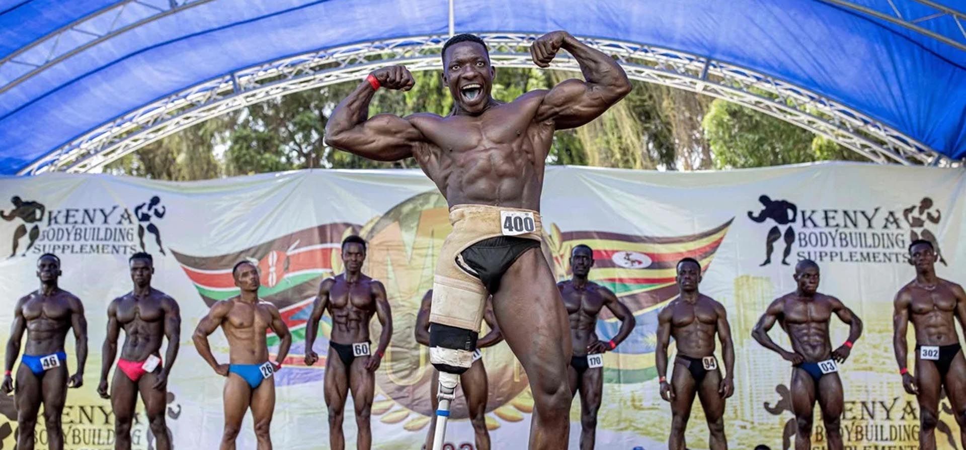Tamale Safaulu, de 28 años, un culturista ugandés que compite desde el año 2015, durante la competencia de culturismo Mr.001 en Mombasa, Kenia. Foto: AFP