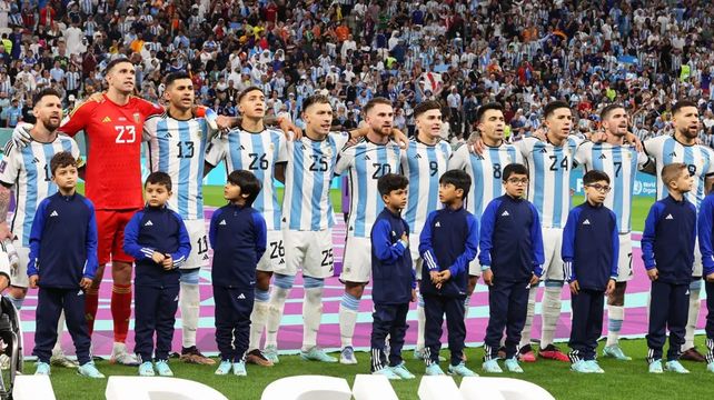 La selección nacional logró su idea de jugar con la camiseta tradicional.