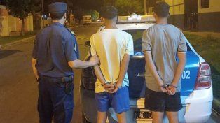 Dos adolescentes fueron detenidos en Paraná tras intentar ingresar a una casa.