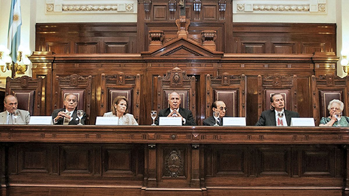 La Ley De Medios Llegó A La Corte Para Ponerle Fin A La Puja Entre El Gobierno Y Clarín 0442