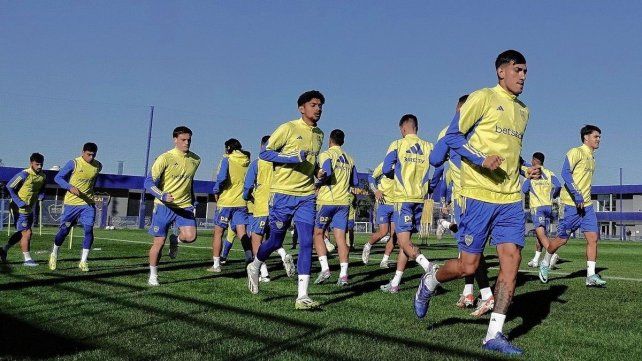 Boca entrenó pensando en Estudiantes. Diego Martínez ya tiene el equipo.