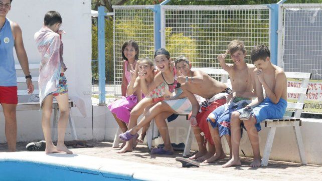 Verano en las piletas del club de Pescadores de Paraná