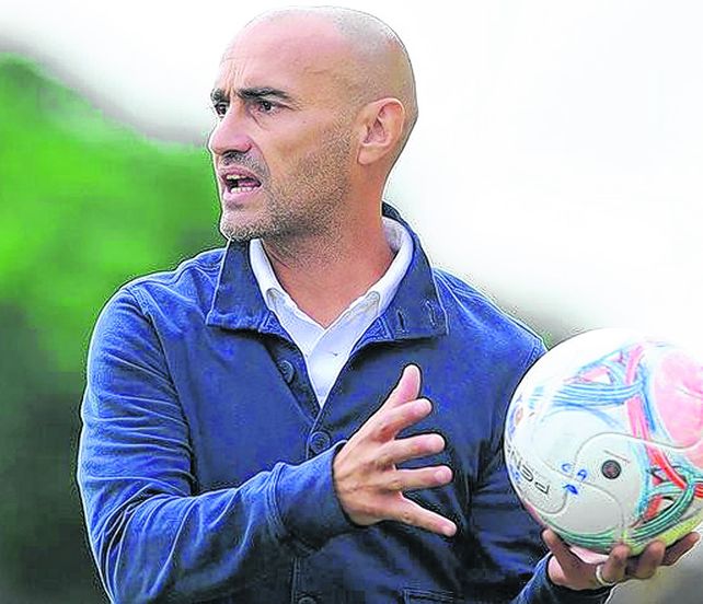 Se quedó con la pelota. Paolo Montero será el reemplazante de Coudet en el banco de Central. El entrenador uruguayo firmaría un contrato por un año.&nbsp;