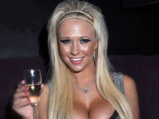 La infartante rubia que se perdieron Ronaldo y Balotelli