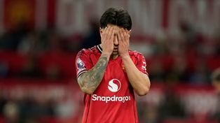 Lisandro Martínez fue expulsado por tirarle el pelo a un rival. A raíz de ese gesto, el ex-Newells fue suspendido por tres fechas.