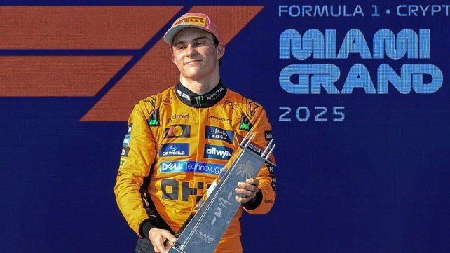 Oscar Piastri ganó el Gran Premio de Miami y Mclaren hizo el 1-2. Oscar Piastri ganó el Gran Premio de Miami y Mclaren hizo el 1-2.