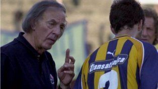 El Flaco dirigió a Rosario Central en 2002 y alternó buenas y malas. El equipo trataba de tener su sello ofensivo y en ocasiones lo logró.