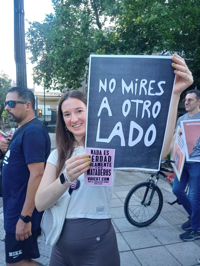 El rechazo al consumo y la explotación de los animales suma activistas en Rosario