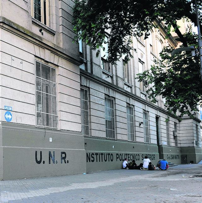 La prioridad es la escuela de educación técnica