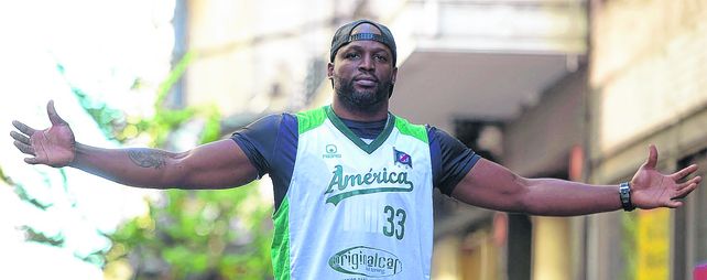 De regreso. John Albert Thomas vuelve a Sportivo América