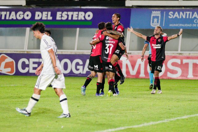 Explosión leprosa. Todo Newell’s celebra la conquista del pibe Chiaverano