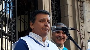 Marcelo Pagani, secretario general de Agmer, confirmó la medida.