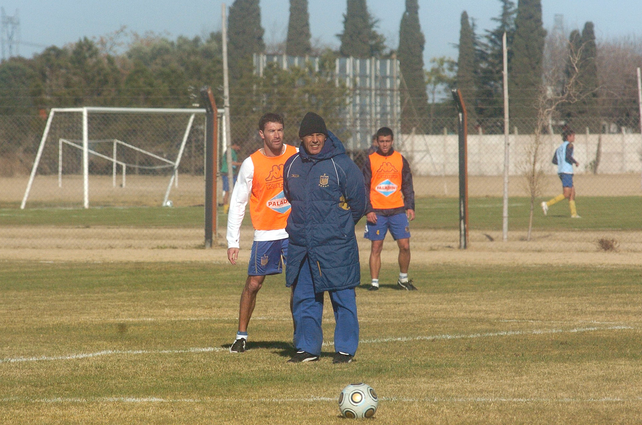 Miguel Russo y Kily González en una práctica en Central en 2009.