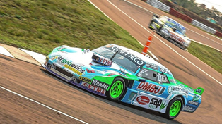 La Dodge del santafesino Ian Reutemann que junto al Sap Team logró clasificar a la copa de Plata en la competitiva TC Pista.