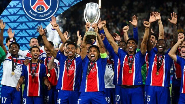 PSG le ganó 2-1 a Aston Villa y se consagró campeón de la Supercopa de Europa.