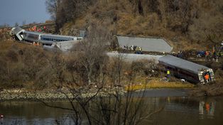 Descarriló un tren en la ciudad de Nueva York y hay al menos 4 muertos y 40 heridos