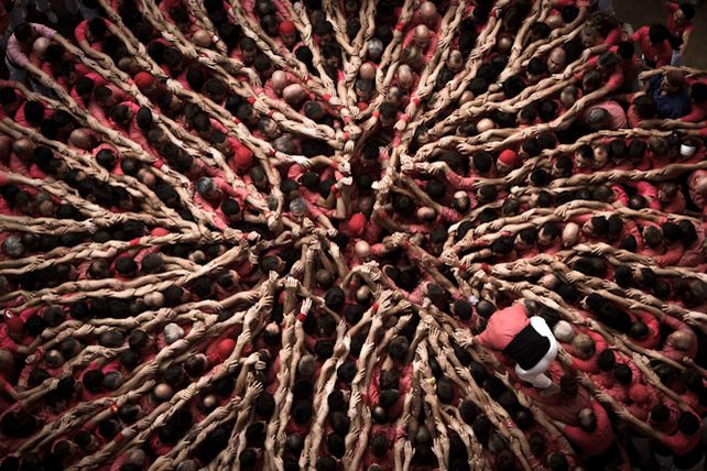 Impresionantes fotos de una tradición: los castillos humanos