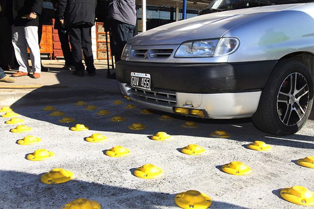 Nuevos reductores de velocidad en la renovada avenida Blas Parera