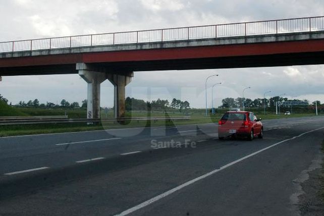 Balearon a una menor de 14 años luego de asaltar a un colectivo