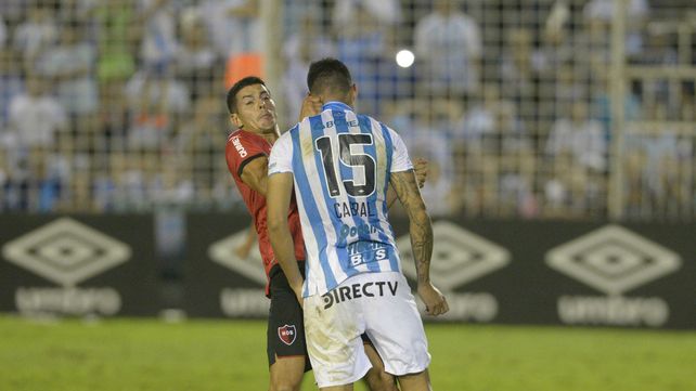 Salinas y Cabral se pusieron frente a frente y luego se agredieron mutuamente con golpes de puño.