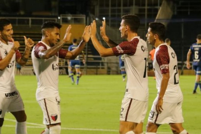 Colón y Central aguardan la confirmación de la TV para definir los horarios de los dos partidos que jugarán.