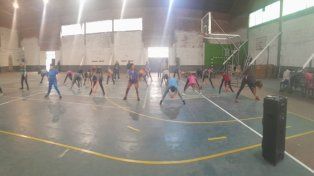 El escenario del evento será el Polideportivo Municipal de Villa Clara, donde Cloroformo López brindó clases gratuitas de gimnasia a las personas del pueblo.