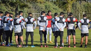 Patronato viaja con 22 jugadores para el partido contra Colón por Copa Argentina.