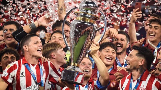 Estudiantes festejó el título en el torneo Clausura 2025 luego de vencer a Racing por penales en el estadio Madre de Ciudades