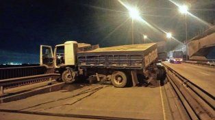 Un accidente en el puente Zárate-Brazo Largo motivó el corte del tránsito