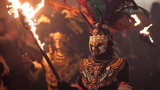 Celebración anual de la noche de la hoguera de Lewes