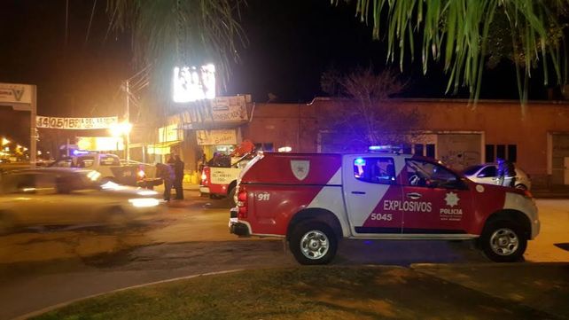 La sección de Neutralización de Explosivos trabajó anoche en Pueblo Esther.