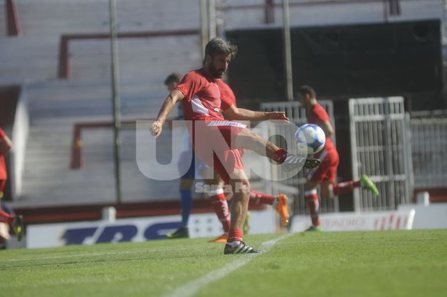 El mediocampista se someterá a estudios médicos para constatar cuál es la gravedad de la lesión.