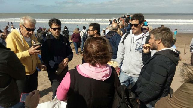 Postales de la mateada en la Bristol en repudio a la cheta de Nordelta