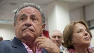 Eduardo Duhalde habló (poco) pero no aclaró por qué fue vacunado con su familia