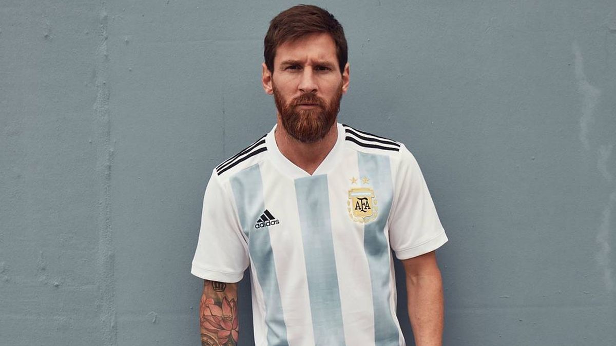 Messi nueva camiseta argentina que utilizará la selección en Mundial