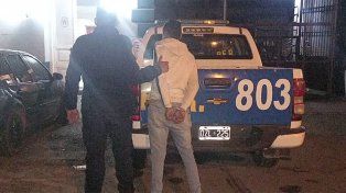 Paraná: golpeó a un hombre que intentaba abrirle el auto