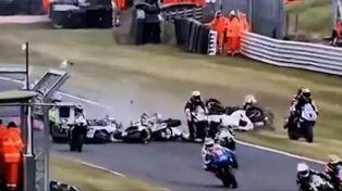 Murieron dos motociclistas en un choque múltiple en una carrera en Inglaterra
