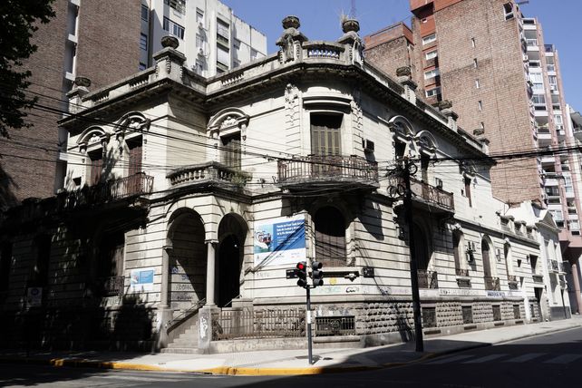 La casona de Laprida 708
